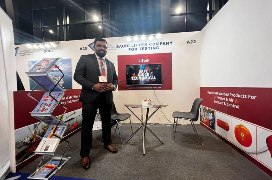 Liftek team at Saudi Maritime Congress 2022 presenting lifting solutions
