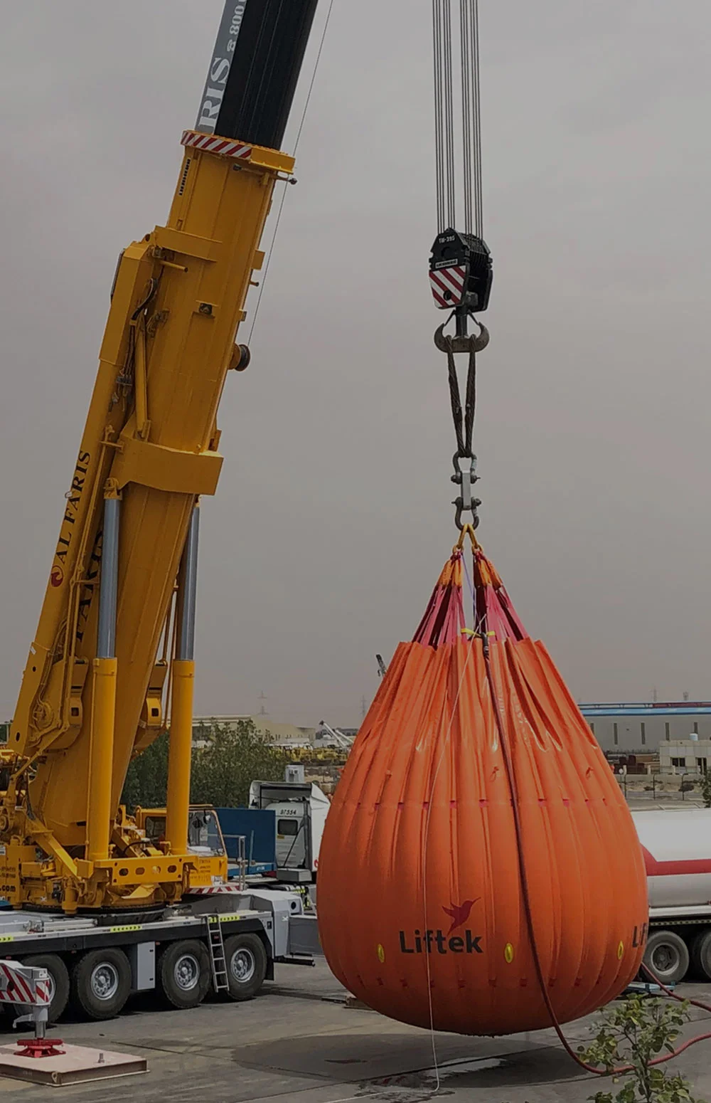 Lifting equipment suppliers in UAE offering hoists, slings, shackles and industrial lifting solutions
