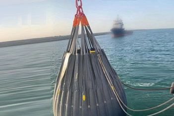 Heavy lifting 100MT load test Dubai Maritime City UAE