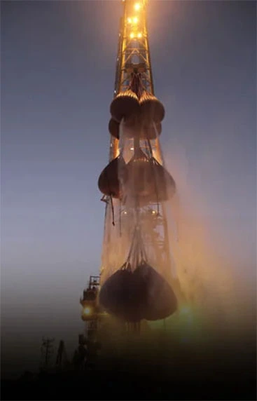 Crane load testing and heavy lifting services in Dubai by Liftek International